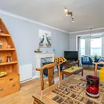 Stunning Flat With Sea View And Parking - Pass The Keys