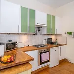 Superb 1 Bed Flat In Traditional Victorian Building - Pass The Keys Lejlighed