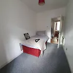 Lovely 2 Bedroom Flat In The Heart Of The