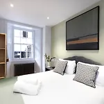 Dragon Luxury Serviced At Alva Street