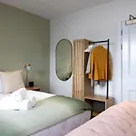 Dragon Luxury Serviced At Alva Street Apartment Edinburgh