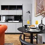 Apartment Dragon Luxury Serviced At Alva Street