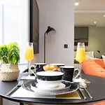 Dragon Luxury Serviced At Alva Street Апартаменты