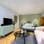 Dragon Luxury Serviced At Alva Street