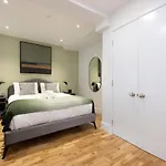 Dragon Luxury Serviced At Alva Street Апартаменты