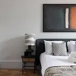 Dragon Luxury Serviced At Alva Street * Edinburgh