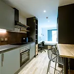 Modern Studio Apartments At Murieston Crescent In Edinburgh Daire *