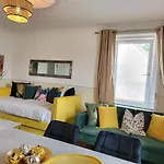 4 Bedrooms By Sensational Short Lets & Serviced Διαμέρισμα Εδιμβούργο