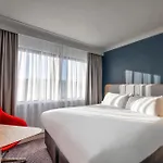 Express West By Ihg Hotel 3*
