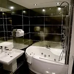 Nira Caledonia Отель 4*