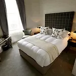 Nira Caledonia Hotel