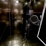 מלון Nira Caledonia