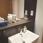 Modern, Centre 1 Bed, Ground Floor 아파트