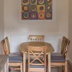 Beautiful 2 Bed 2 Bath Flat Overlooking Meadows Park *