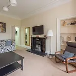 Beautiful 2 Bed 2 Bath Flat Overlooking Meadows Park Edinburgh