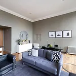 Joivy Stunning Flat Near Castle *