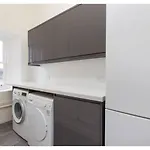 Joivy Central Edinburgh 4-Bed Home