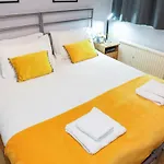 Beautiful 4 Bedroom - Free Parking Feriehus Edinburgh