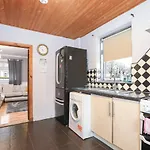 Feriehus Beautiful 4 Bedroom - Free Parking Edinburgh