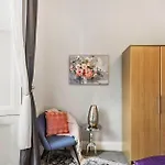Lovely 4 Bedroom With 7 Beds And Free Parking Apartment Edinburgh