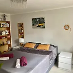 Stylish 2-bed In Centre Apartment