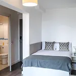 For Students Only - Mcdonald Road In Apartment *
