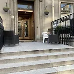 Eliza House 3*