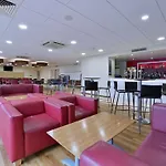 Travelodge Airport Szálloda