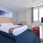 Travelodge Dreghorn 3*