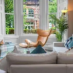 Elegant 2bed-central -by Homes