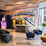 Hotel W