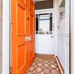 The Holyrood Park Hideaway Is A Lush & Arty 2 Double Bed *