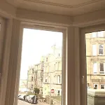 The Holyrood Park Hideaway Is A Lush & Arty 2 Double Bed *