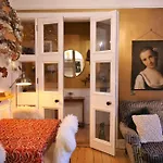 The Holyrood Park Hideaway Is A Lush & Arty 2 Double Bed Apartamento
