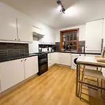 2br Flat Historic Centre Sleeps 5 אדינבורו