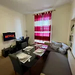 Comfy 2 Bedroom Flat Near City Center Апартаменты Эдинбург