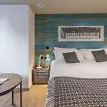 Stay Central Hotel 3*