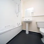 Joivy Affordable 2, 4, 5 And 6 Bed Private Flats, In Historic Old Town (adults Only)