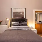 Spacious 2 Bedroom House Near The Meadows Lejlighed *