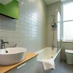 Newly Renovated 1 Bedroom Near Charming Newhaven * Эдинбург