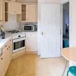Snug & Serene 2bd Flat - Roseburn Apartment