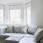 Snug & Serene 2bd Flat - Roseburn *