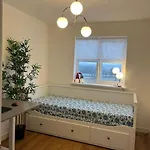 Modern And Spacious With Large Garden * Эдинбург