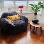 Modern And Spacious With Large Garden Дом отдыха *