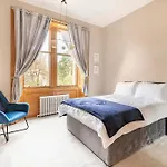 Luxury Victorian 5 Bedroom By Lady Road *