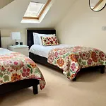 Konukevi Alba House 3*