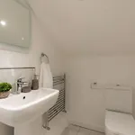 Superb Two Bedroom 2 Bathroom Morningside דירה