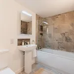 Superb Two Bedroom 2 Bathroom Morningside *