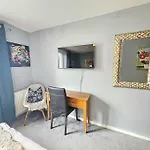 公寓 4 Separate Beds, Sleeps 6, Beautiful 2 Bed *