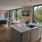 Beautiful Double Homeshare Great Location